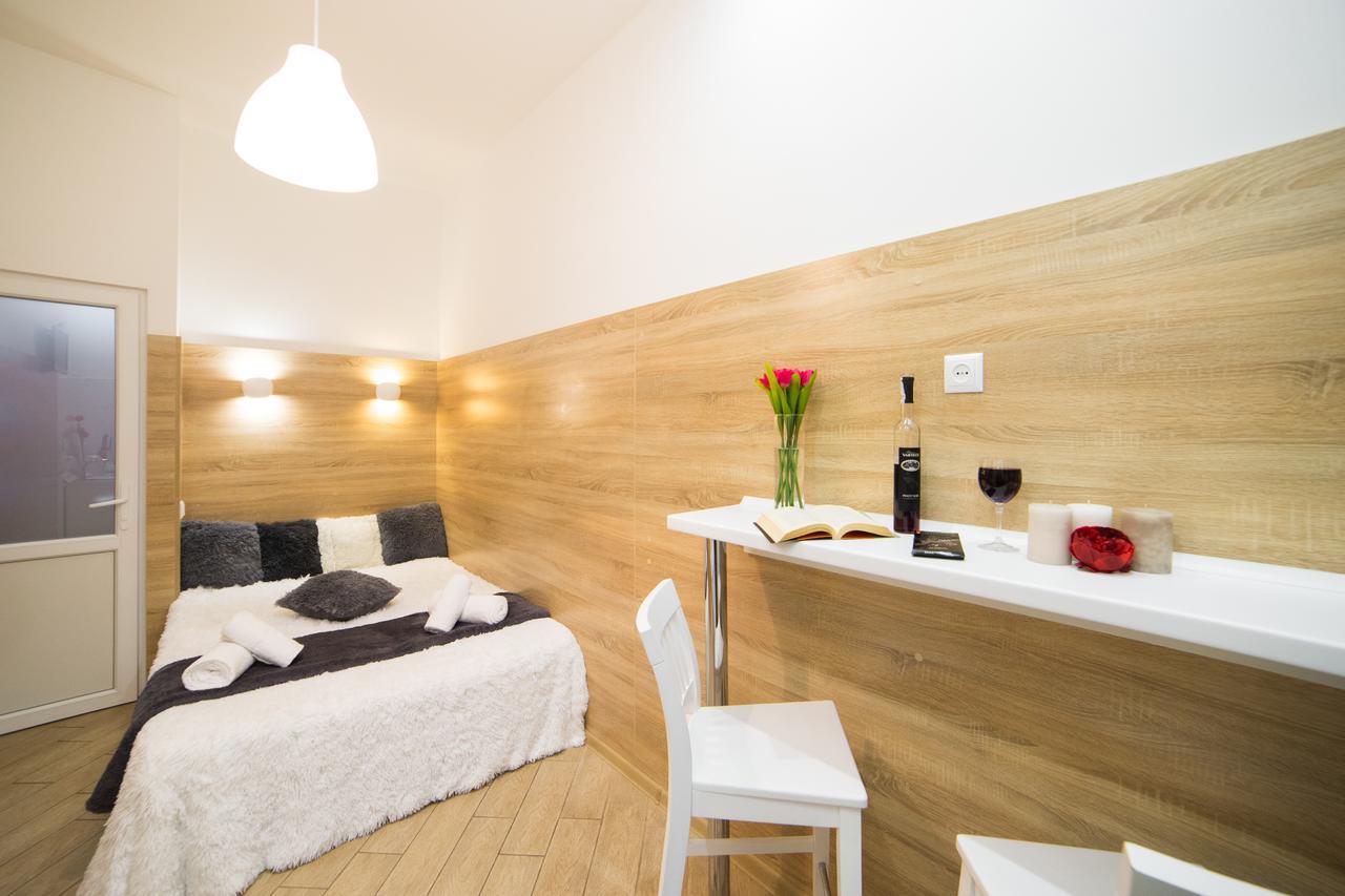 Mini Economy Apartments- Filatova 10 Λβιβ Εξωτερικό φωτογραφία